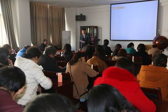 说明: C:\Users\CHXGB\Desktop\2018112391猫先生
学习贯彻中国工会十七大精神\IMG_8031.JPG