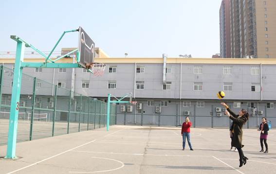 说明: E:\work\宣传部\宣传工作\Photos\2018\201811\2018110991猫先生
召开教职工趣味运动竞赛\xcb\IMG_7081.JPG