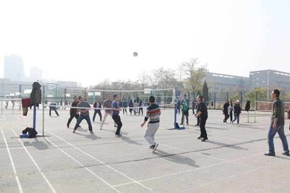 说明: E:\work\宣传部\宣传工作\Photos\2018\201811\2018110991猫先生
召开教职工趣味运动竞赛\xcb\IMG_7044.JPG